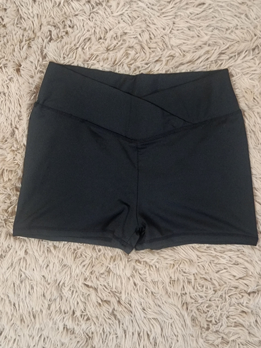 Women's Black V-Waist Scrunch Booty  Performance Shorts